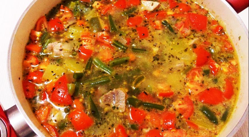 Фото приготовления рецепта: Овощной суп с индейкой, шаг №7