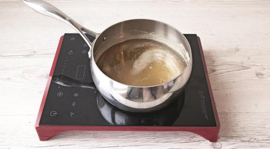 Фото приготовления рецепта: Быстрый десерт из груш и маскарпоне, шаг №2