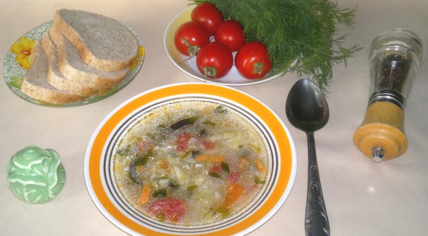 Фото приготовления рецепта: Рисовый суп с овощами, шаг №13