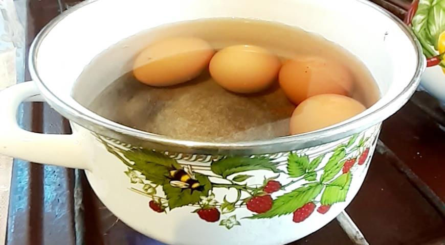 Фото приготовления рецепта: Закуска "Мышки-норушки", шаг №2