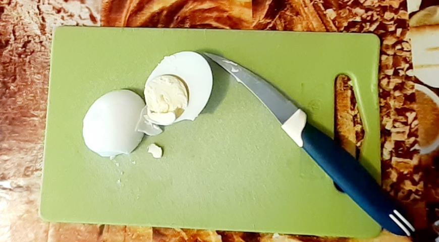 Фото приготовления рецепта: Закуска "Мышки-норушки", шаг №5