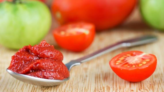 5 любимых домашних блюд, которые томатная паста сделает только лучше