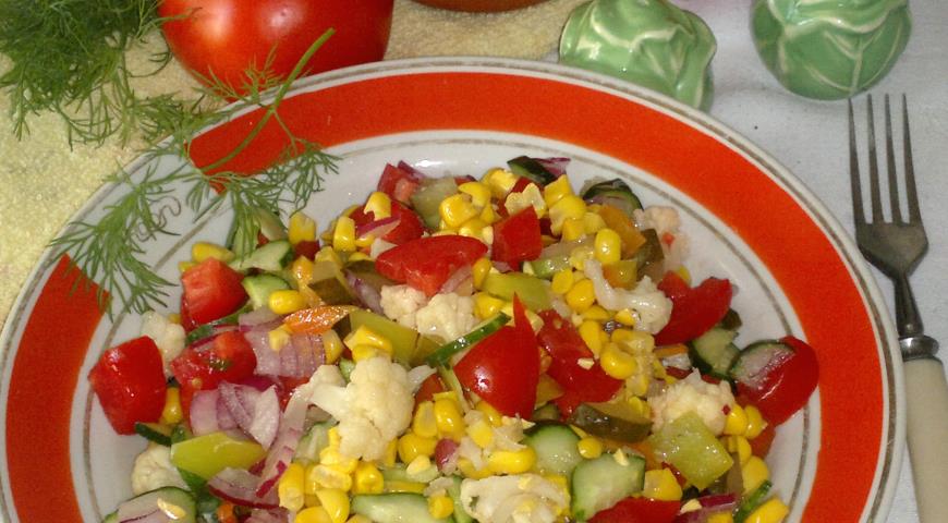 Овощной салат с пикантным соусом 2