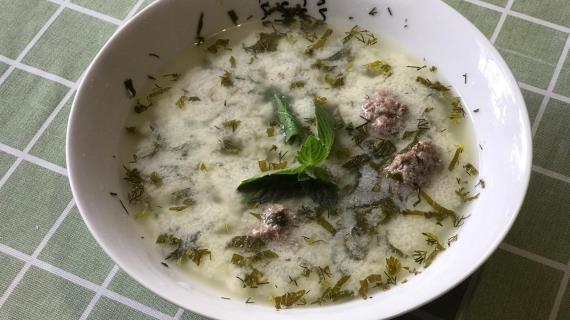 Довга - кисломолочный суп с мясными фрикадельками и нохудом