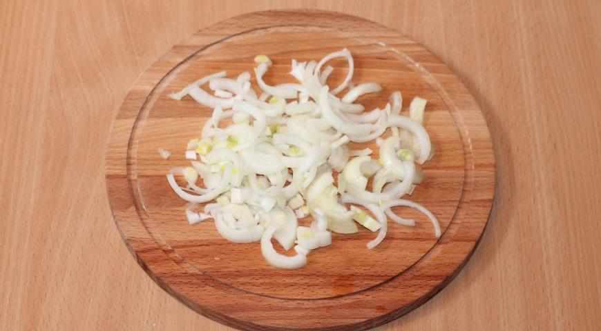 Фото приготовления рецепта: Салат с кальмарами и сладким перцем, шаг №1