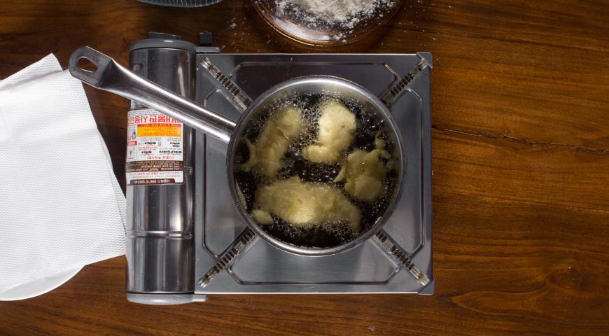 Фото приготовления рецепта: Малоглазый макрурус в кляре, жаренный во фритюре, шаг №2