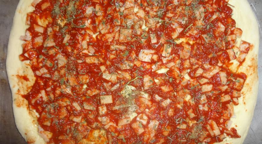 Фото приготовления рецепта: Пицца Тарантелла, шаг №10