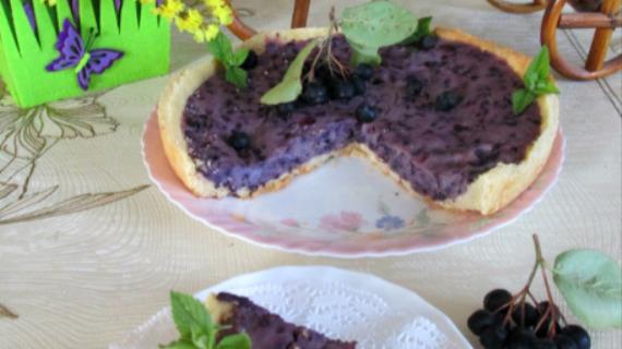 Тарт с черноплодной рябиной