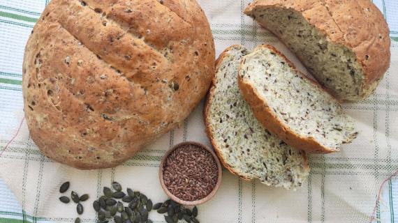 Домашний хлеб с семенами льна и тыквы по рецепту мамы