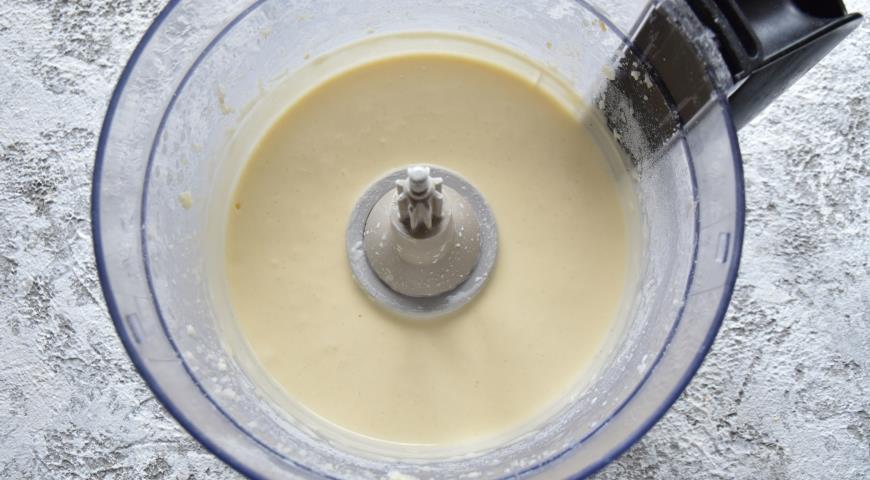 Фото приготовления рецепта: Кокосовый пирог с карамелью и бананом, шаг №2