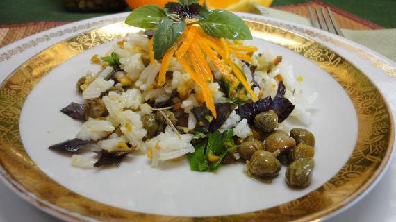 Рисовый салат с каперсами