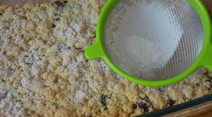 Фото приготовления рецепта: Пирог с грушевым джемом, шаг №6