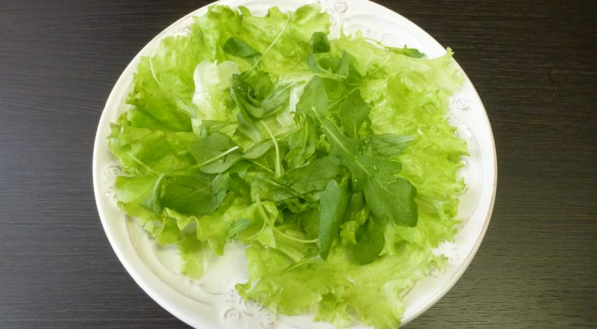 Фото приготовления рецепта: Овощной салат с осьминогом, шаг №5