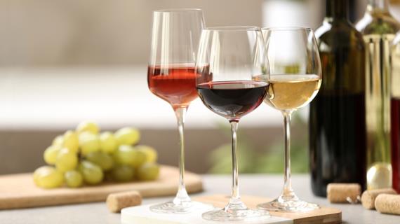 Винные тренды 2021: розе, игристое и вино в стиле ЗОЖ
