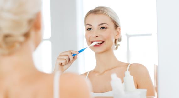 Чистим зубы правильно: советы, которые помогут сделать улыбку красивее