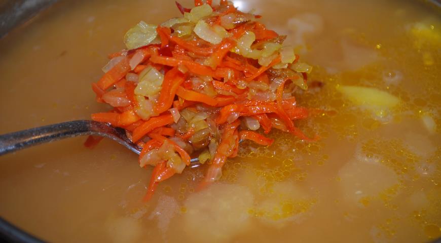 Фото приготовления рецепта: Постный гороховый суп-пюре, шаг №4