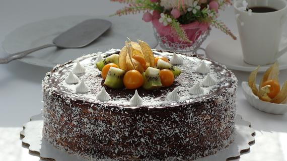 Блинный шоколадный торт с персиковым кремом | Рецепты тортов