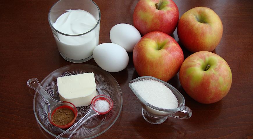 Фото приготовления рецепта: Блинный пирог с яблоками, шаг №7
