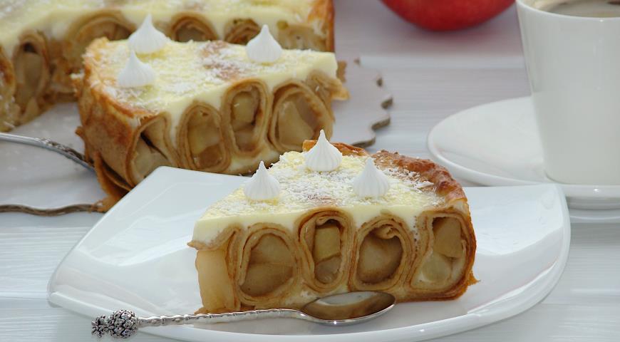 Фото приготовления рецепта: Блинный пирог с яблоками, шаг №14