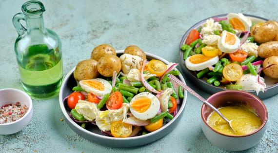 Салат из зеленой фасоли с яйцами и моцареллой, рецепт