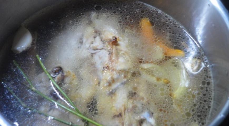 Фото приготовления рецепта: Сливочный суп с фрикадельками, шаг №2