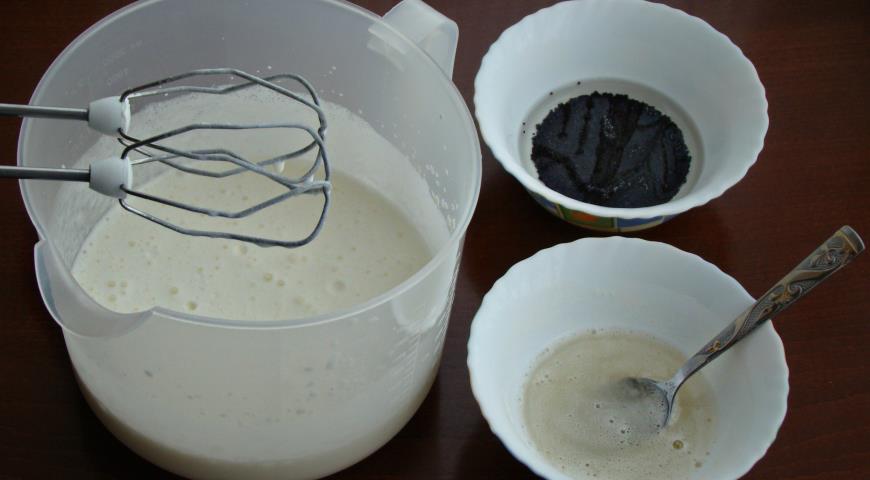 Фото приготовления рецепта: Муссовый торт Фисташка - клубника, шаг №13