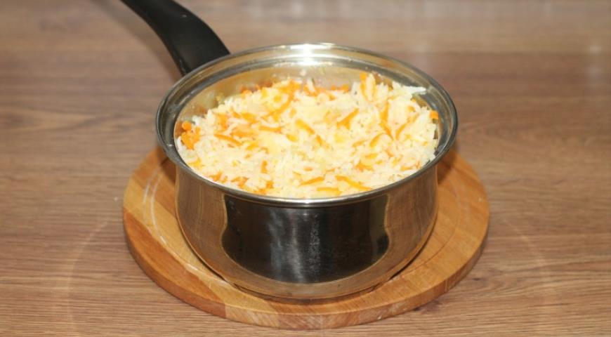 Фото приготовления рецепта: Ежики с рисом в сливочном соусе, шаг №6