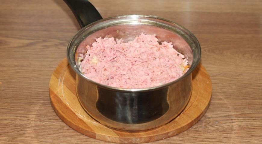 Фото приготовления рецепта: Ежики с рисом в сливочном соусе, шаг №10