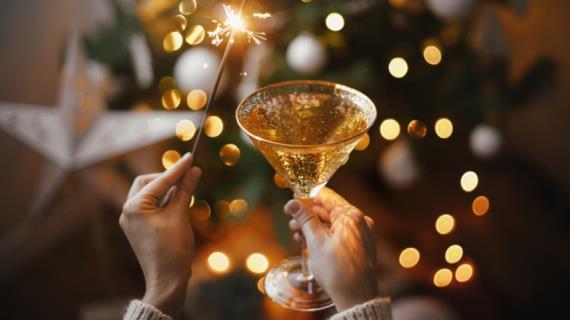 Шампанское на Новый год, почему мы пьём именно этот напиток