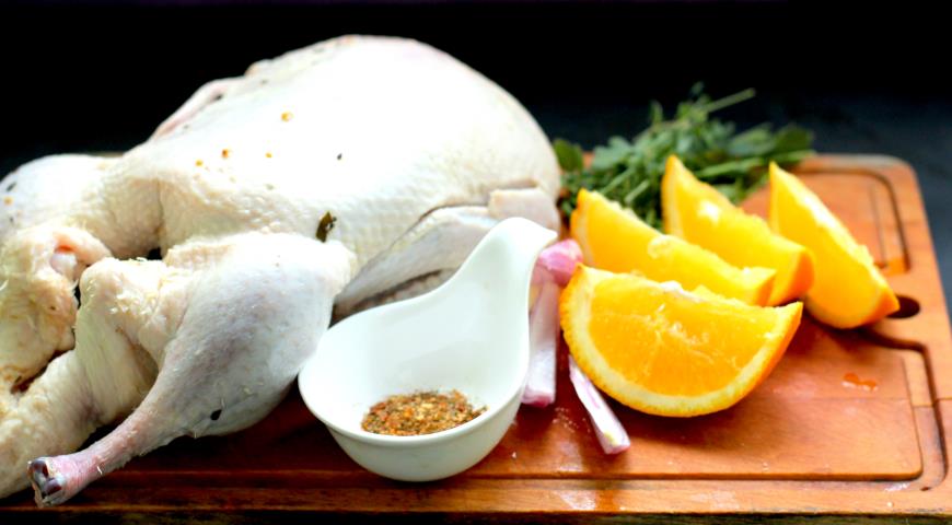 Фото приготовления рецепта: Утка с апельсинами в французском стиле, шаг №1