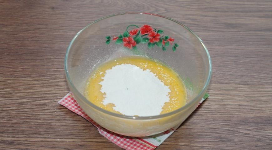 Фото приготовления рецепта: Пирожки Снежинки, шаг №4