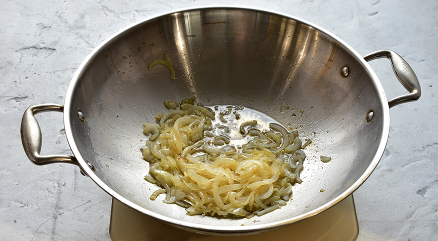 Как приготовить плов в сковороде: пошаговый рецепт
