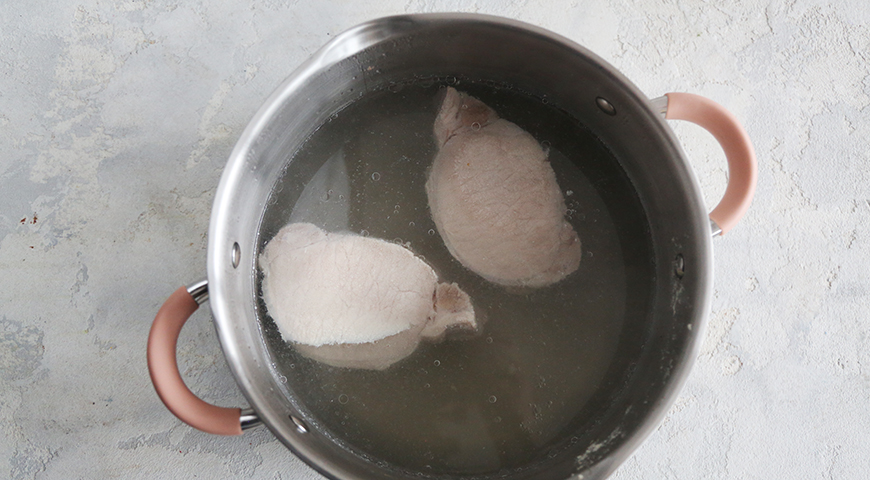Солянка со свининой, приготовление бульона