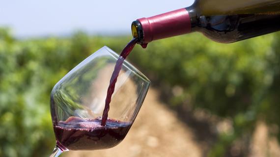Импортного вина становится меньше, стоит ли беспокоится любителям выпить?