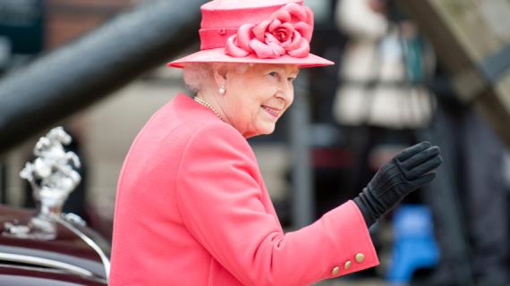 Британская королева ищет человека, который откроет паб на территории ее загородной резиденции