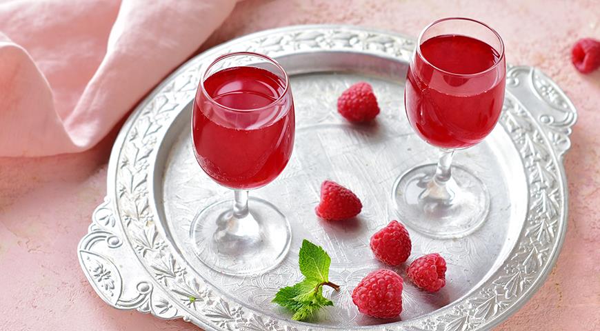 Быстрая настойка из ягод на водке