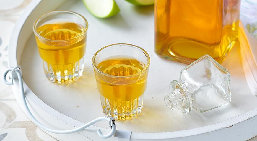 4 рецепта яблочной настойки в домашних условиях