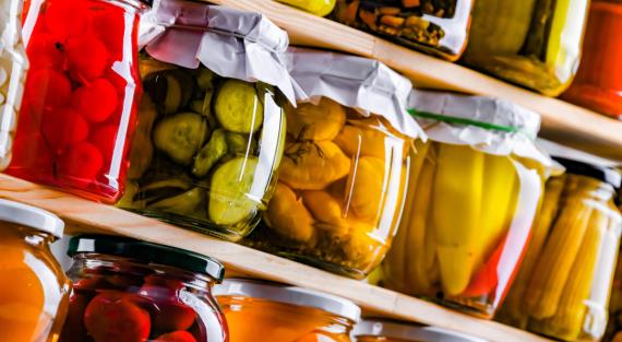 Как навести порядок в кладовке и холодильнике: 5 советов от Мари Кондо