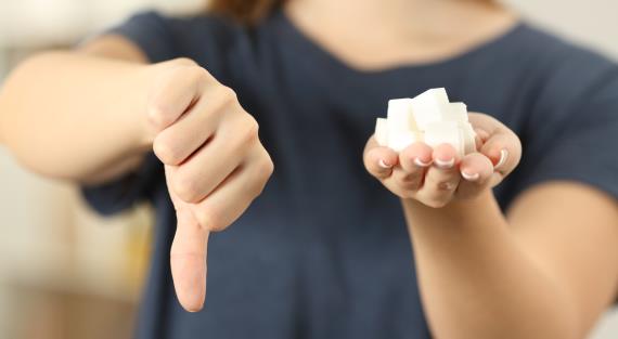 Как перестать любить сладкое и научиться отказываться от сахара, мнение диетолога