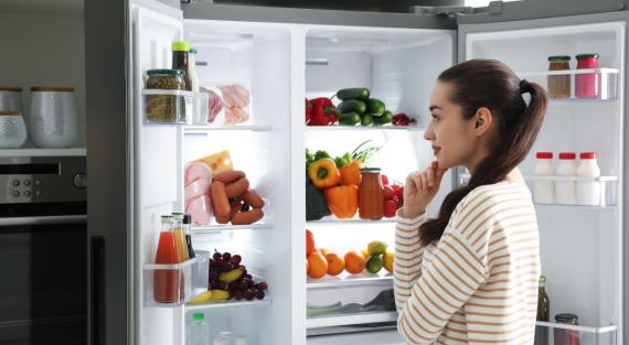 Внимание, опасно: какие продукты нельзя хранить в холодильнике