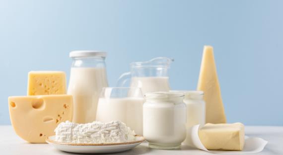Польза и вред «молочки»: что случится, если пить молоко и есть творог каждый день