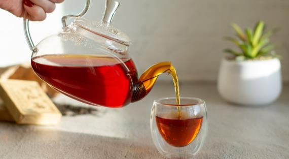 Черный чай: польза и вред, кому стоит пить этот напиток, а кому нет