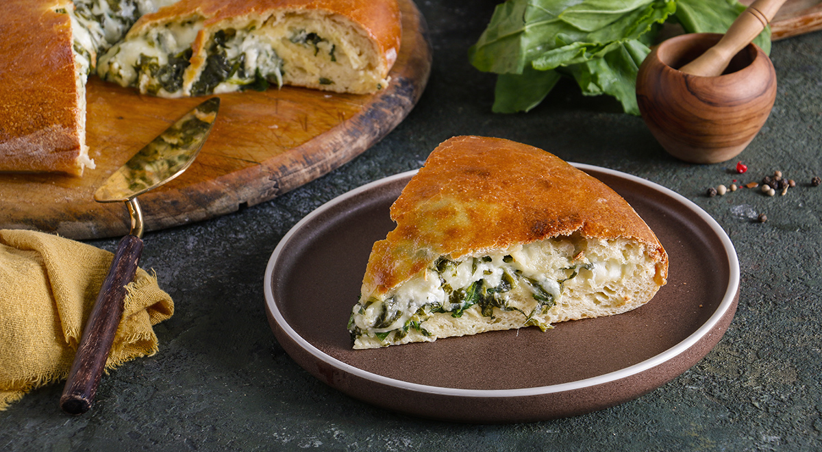 Вкусный пирог с зеленым щавелем — пошаговый рецепт из слоеного теста, фото