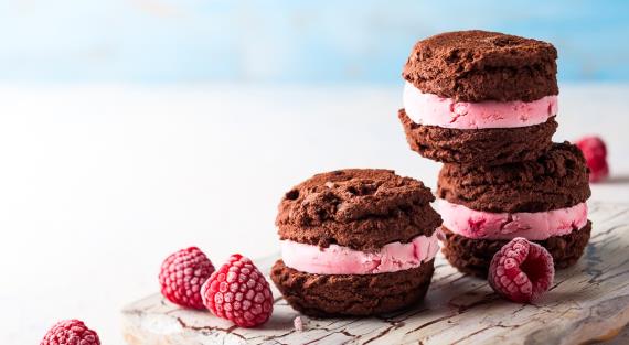 8 необычных десертов с мороженым, которые вы еще не пробовали