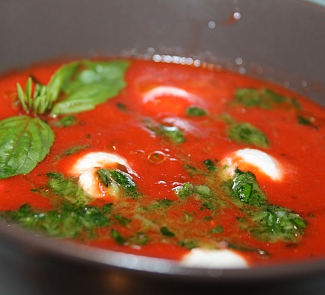 Рецепт Холодный томатный суп с бокончини