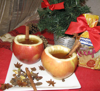 Рецепт Пряный согревающий яблочный напиток Новогоднее чудо с коньяком