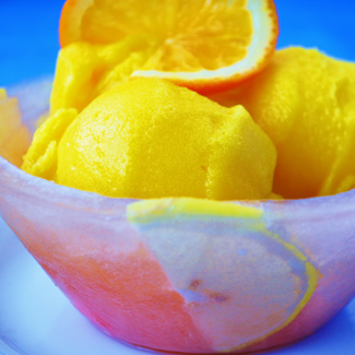 Апельсиново-лимонный сорбет в ледяной чаше