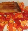 Обжариваем овощи для рагу по-мексикански на сковороде